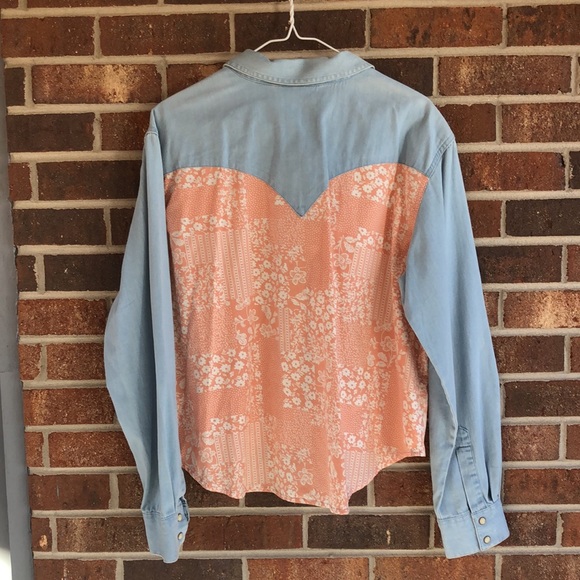 Wrangler RETRO Chambray Denim Button down Western Peach Shirt L - Picture 3 of 9